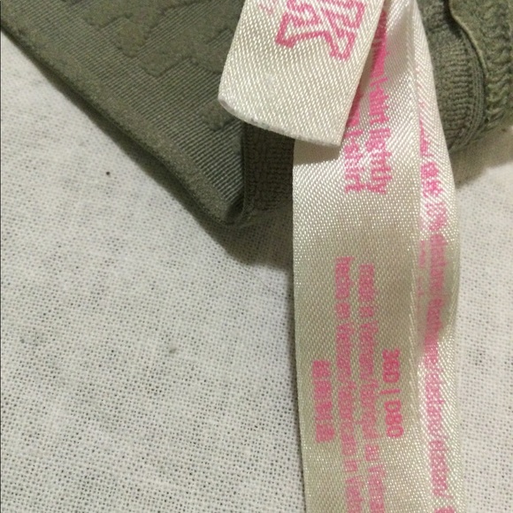 Victoria Secret Pink 36D - Picture 4 of 4